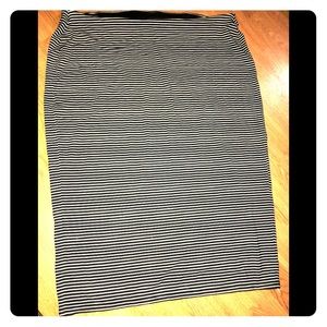 Old Navy Midi pencil skirt in black/white stripes.